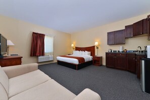 مكتب ومساحة عمل للكمبيوتر المحمول وستائر تعتيم وواي فاي مجانًا