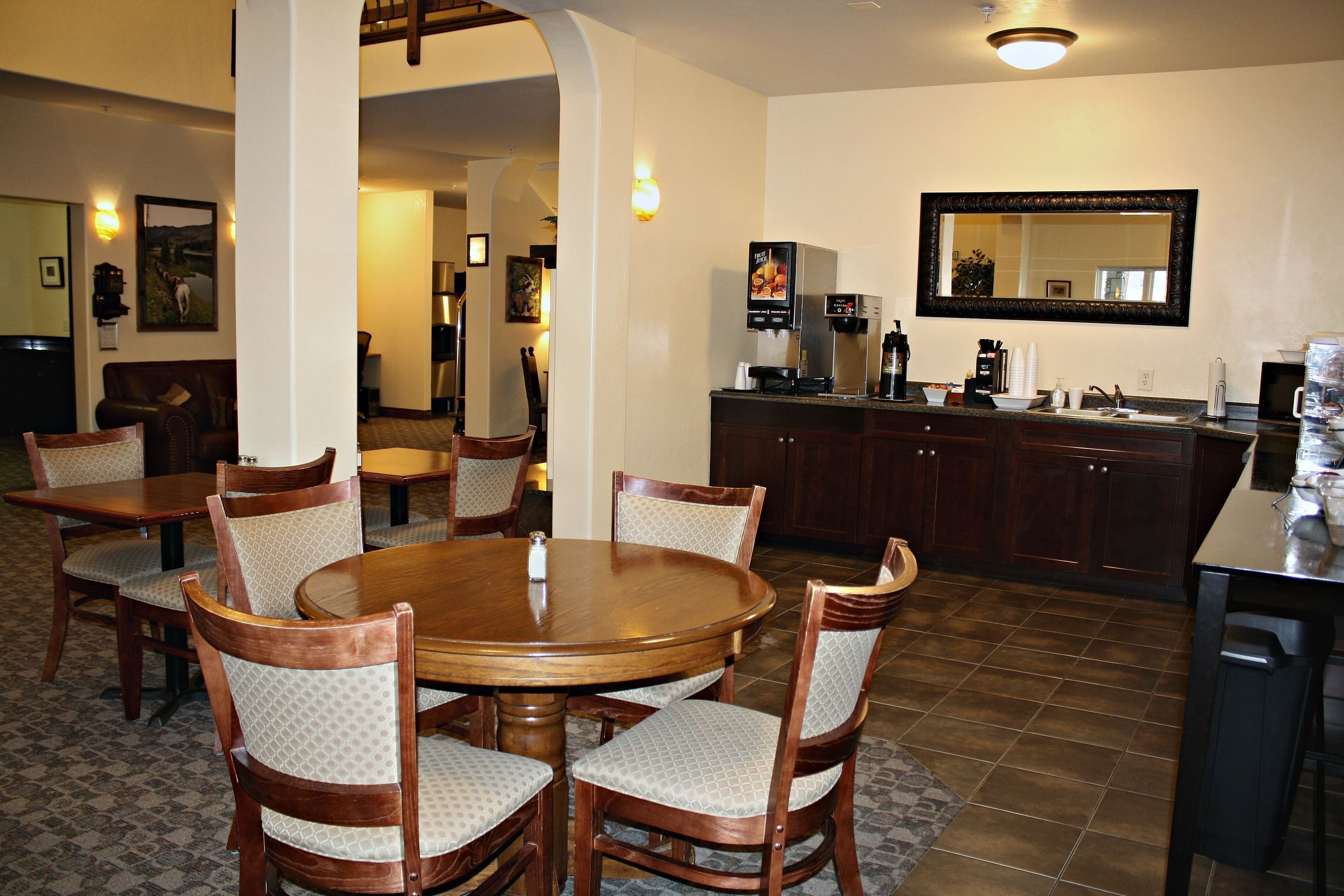 free daily continental breakfast