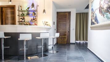 Luxury Penthouse, 4 Bedrooms, Accessible, Private Pool | Room amenity
