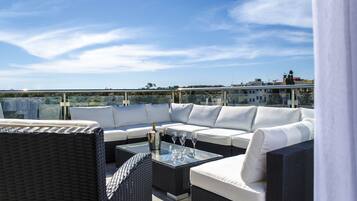 Àtic de luxe, 4 dormitoris, accessible, piscina privada | Terrassa o pati