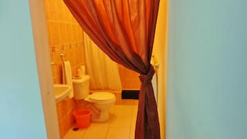 Rom | Bad | Dusj, håndklær, såpe og sjampo