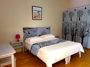 Kamar Double | Selimut bulu angsa, Wi-Fi gratis, dan seprai linen