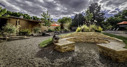 Stone Lizard Lodging