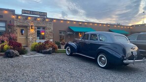 Vista frontal de la propiedad