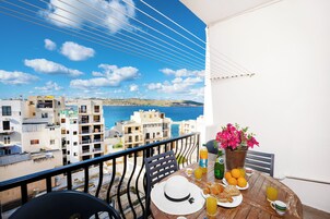 Apartamento, 1 habitación, terraza, vistas parciales al mar | Vistas desde la habitación