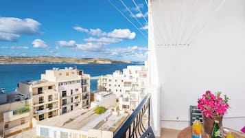 Appartement, 1 slaapkamer, terras, gedeeltelijk uitzicht op oceaan | Kameruitzicht