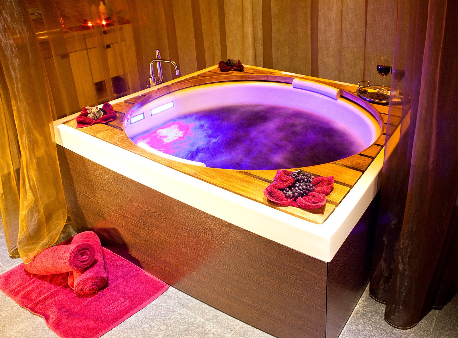 indoor spa tub