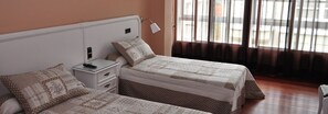 Caja de seguridad en la habitación, escritorio y wifi gratis