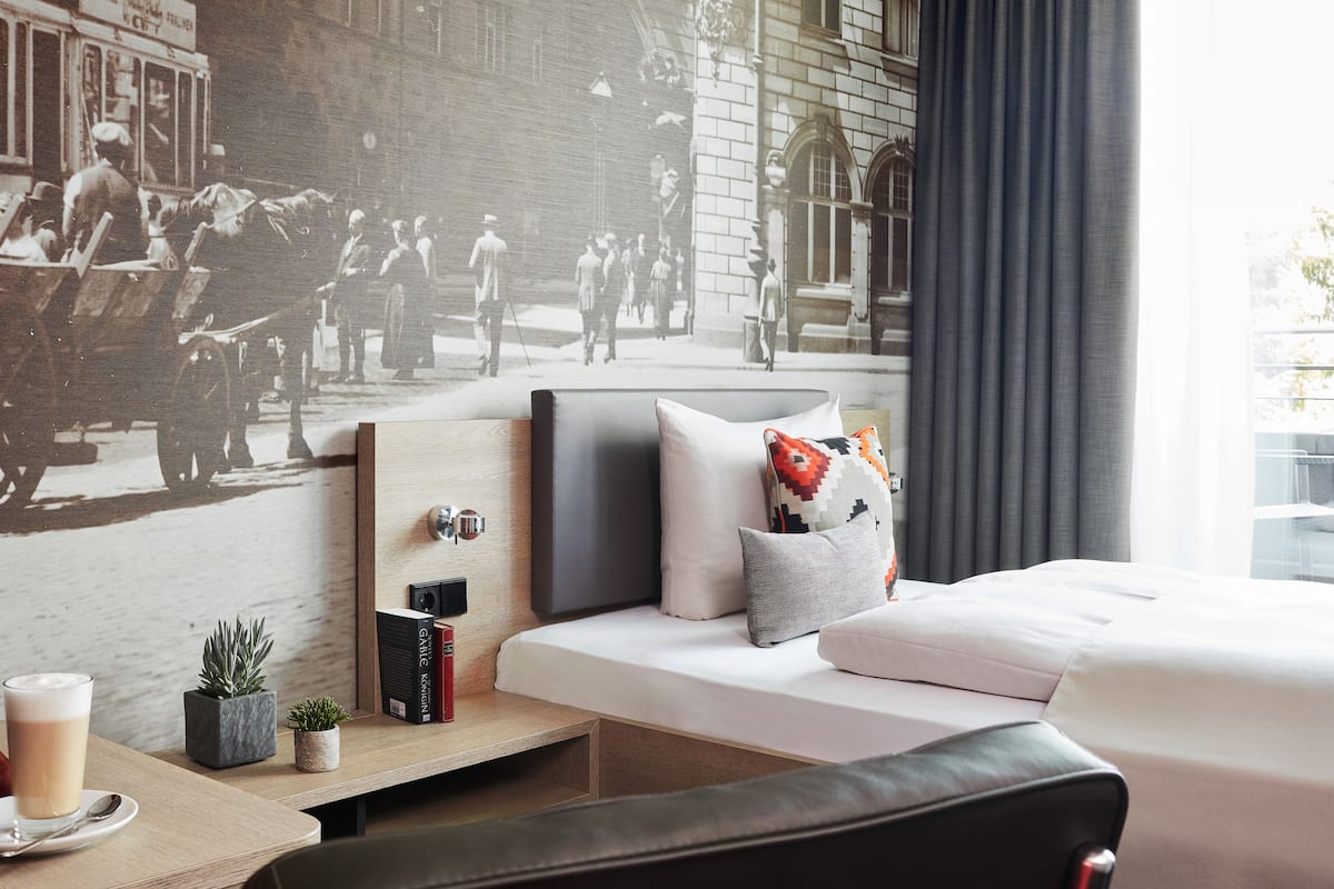 premium bedding, in-room safe, desk, soundproofing