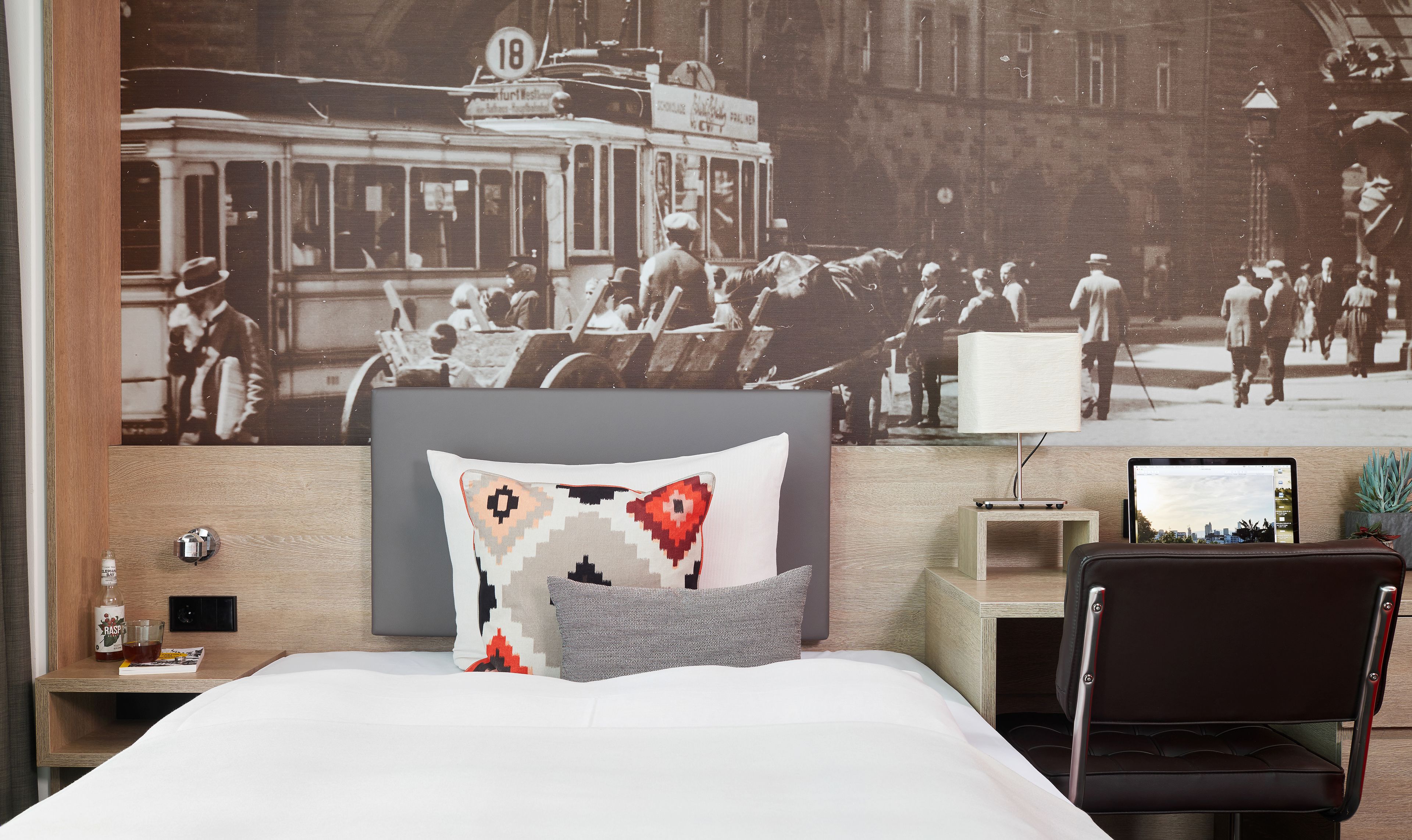 business single room | premium bedding, in-room safe, desk, soundproofing