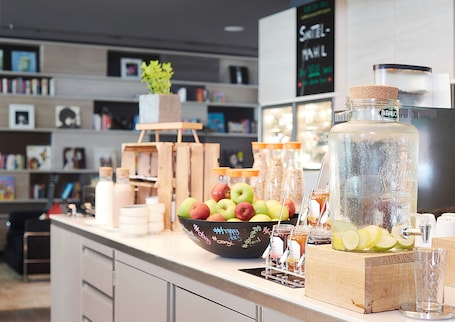 Daily buffet breakfast for a fee. Living Hotel Frankfurt