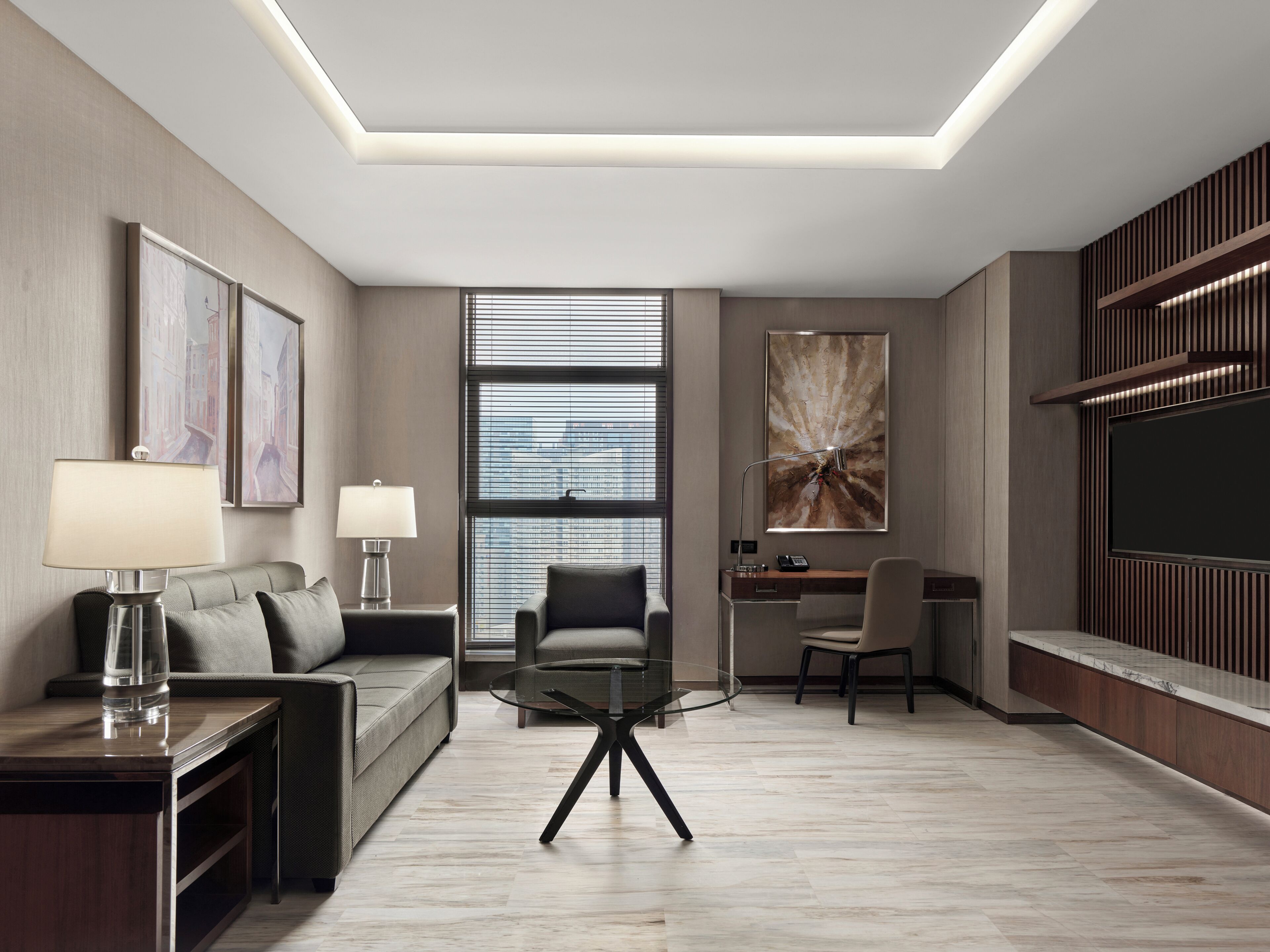 위성 채널 시청이 가능한 42인치 LCD TV, TV, iPod 도킹 스테이션