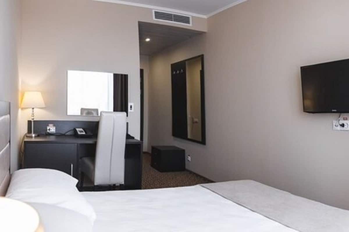 Minibar, in-room safe, desk, soundproofing