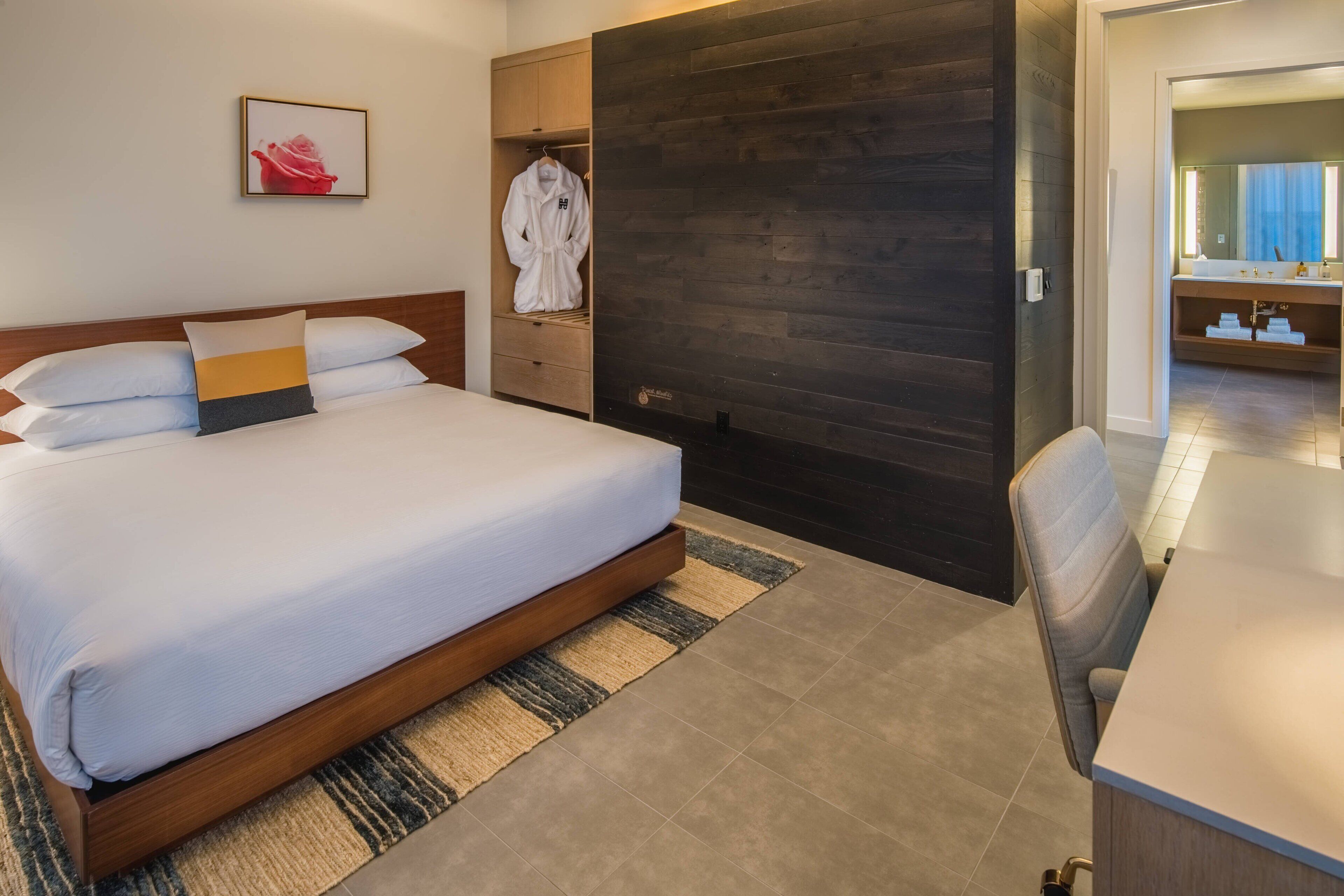 Suite, 1 King Bed, Non Smoking, City View (Corner) | Premium bedding, pillow-top beds, in-room safe, individually decorated