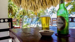 Bar (on property) - Casa del Mar Lodge (La Ciénaga)