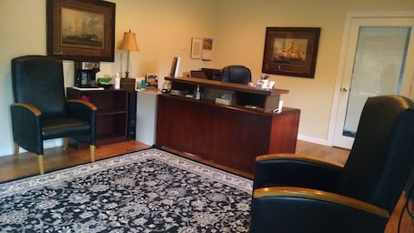 Mostrador para check-in y check-out. Roseloe Motel