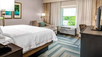 Escritorio y espacio para trabajar con laptop