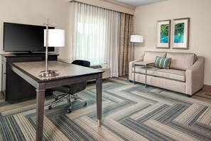 Living area - Hampton Inn & Suites by Hilton Atlanta Perimeter Dunwoody (Atlanta)