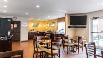 Bao gồm bữa sáng buffet hàng ngày