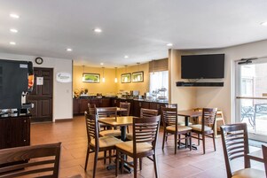 Desayuno buffet incluido todos los días 