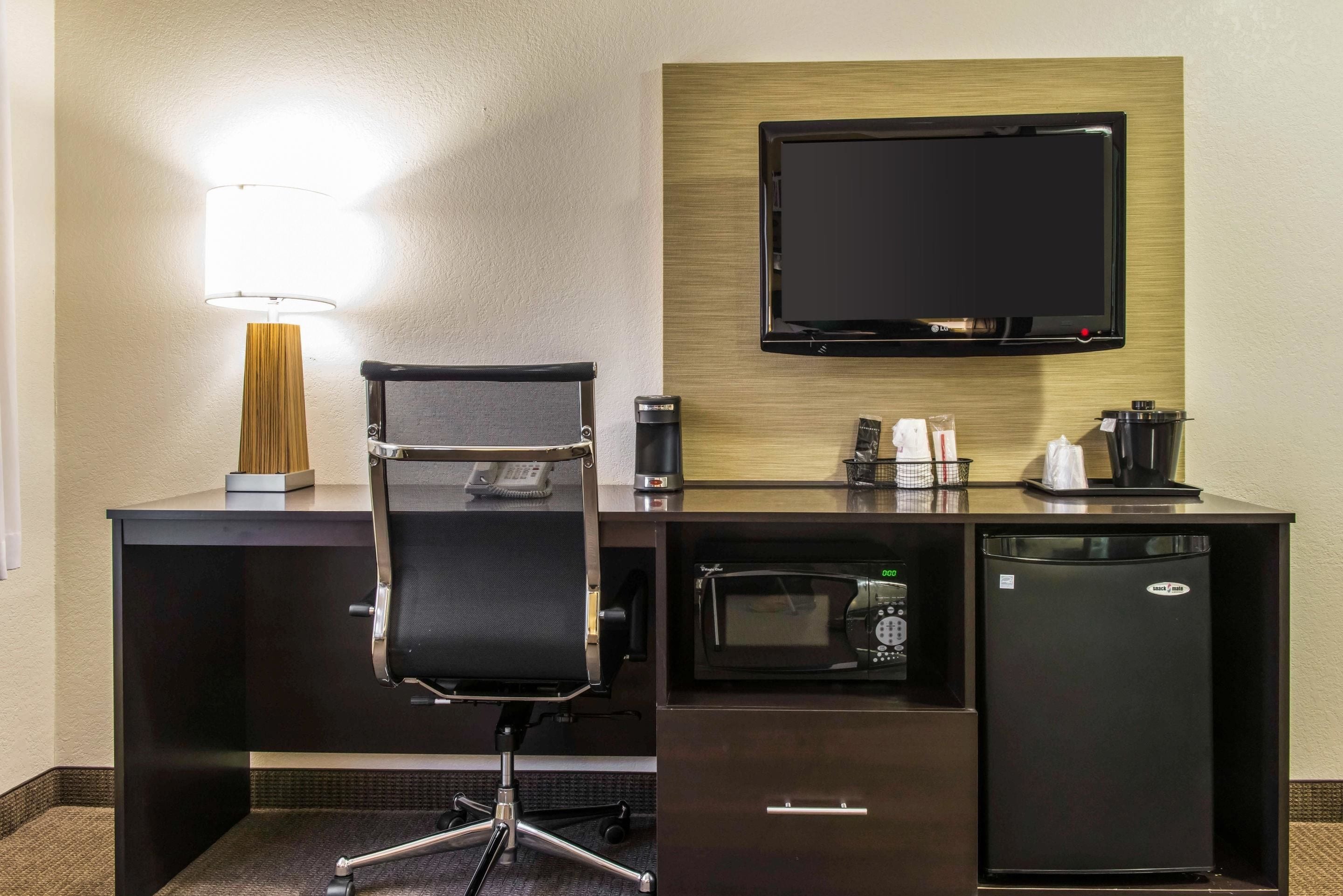 suite, 1 queen bed with sofa bed, non smoking | premium bedding, desk, iron/ironing board, free wifi