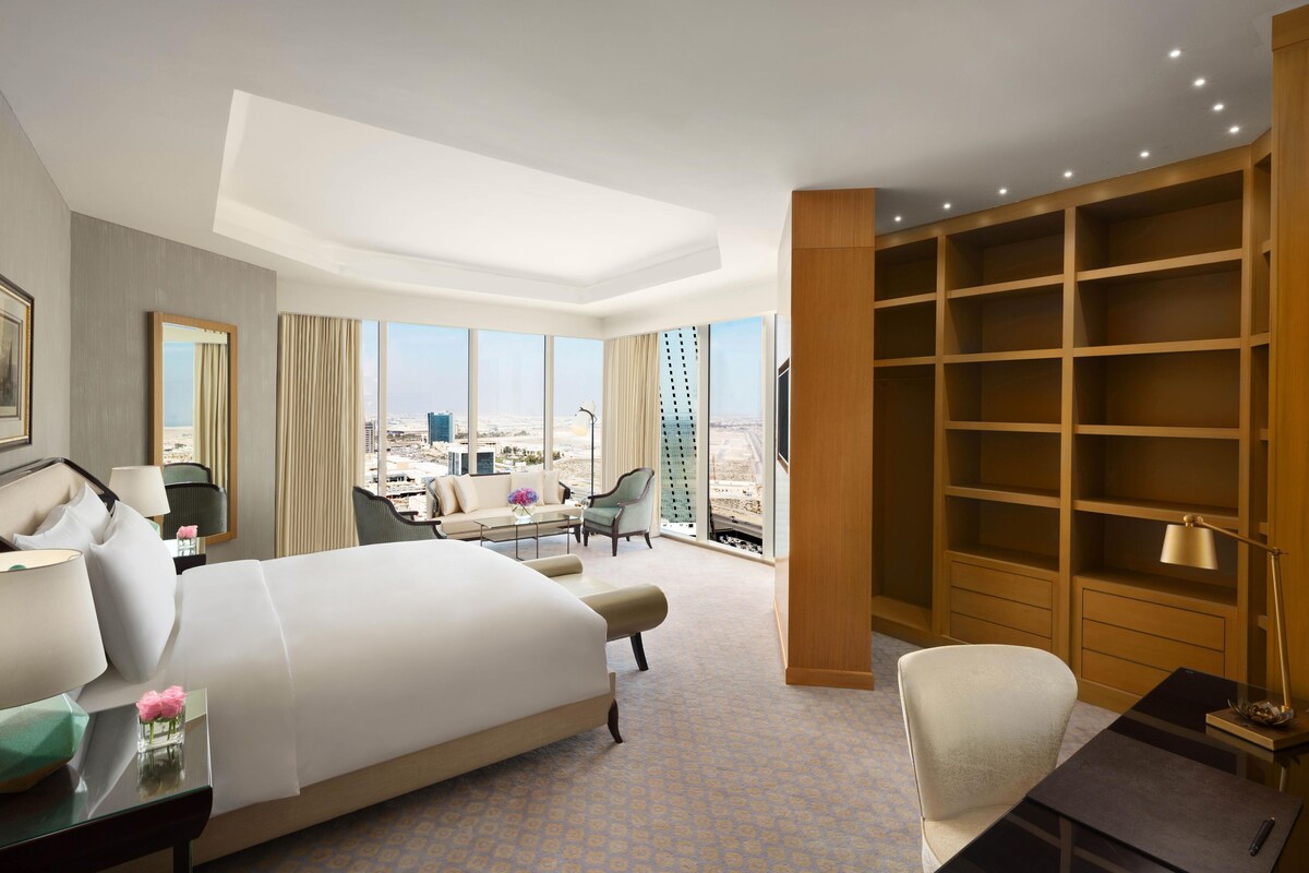 Suite, Multiple Beds, City View (Royal Suite) | Minibar (free items), in-room safe, desk, laptop workspace