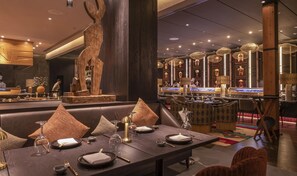 3 restaurants, breakfast, lunch, dinner served; Mediterranean cuisine 