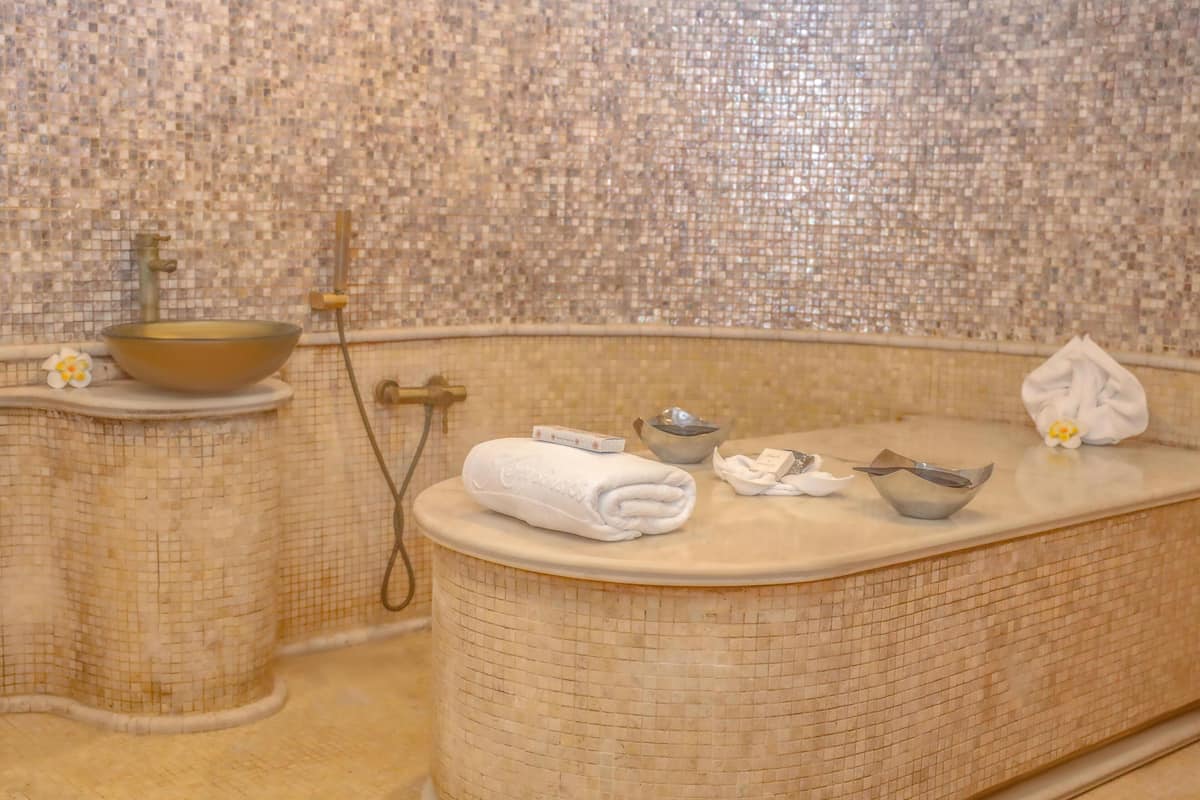 body treatments, body wraps, body scrubs, facials