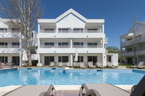 Indoor pool, 3 outdoor pools, pool umbrellas, sun loungers