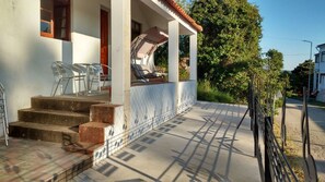 Ferienhaus, 2 Schlafzimmer, Balkon | Schallisolierte Zimmer, kostenlose Babybetten, kostenloses WLAN