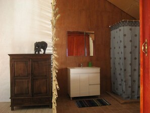 Hus - 2 sovrum - utsikt mot poolen (Elephant) | Ljudisolering, gratis barnsängar och gratis wi-fi