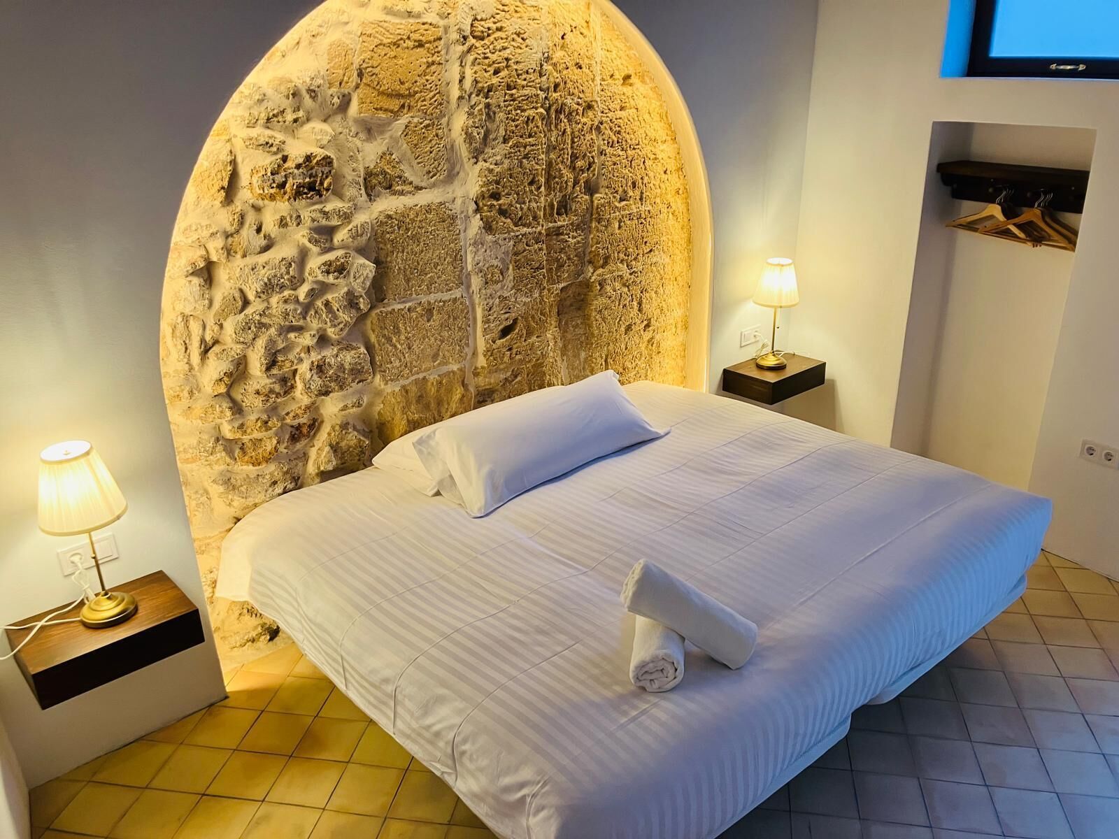 Superior Double Room, Shared Bathroom | Blackout curtains, iron/ironing board, free WiFi