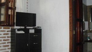 Minibar, in-room safe, free WiFi
