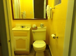 Bathroom - Oceanside Inn and Suites (Oceanside)