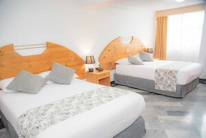 Duplex Suite | In-room safe, desk, WiFi (free), bed sheets