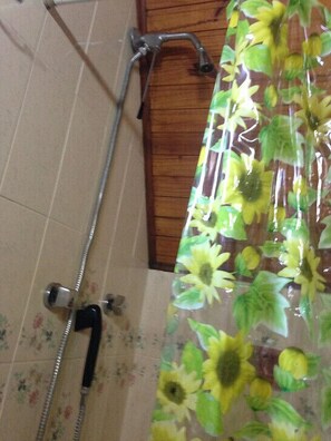 Superior Chalet | Bathroom shower - Green Mountains Hotel (Camanducaia)