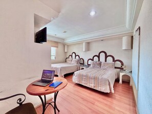 Standard Double Room | Premium bedding, in-room safe, desk, iron/ironing board - Global Express Puebla (Cuautlancingo)