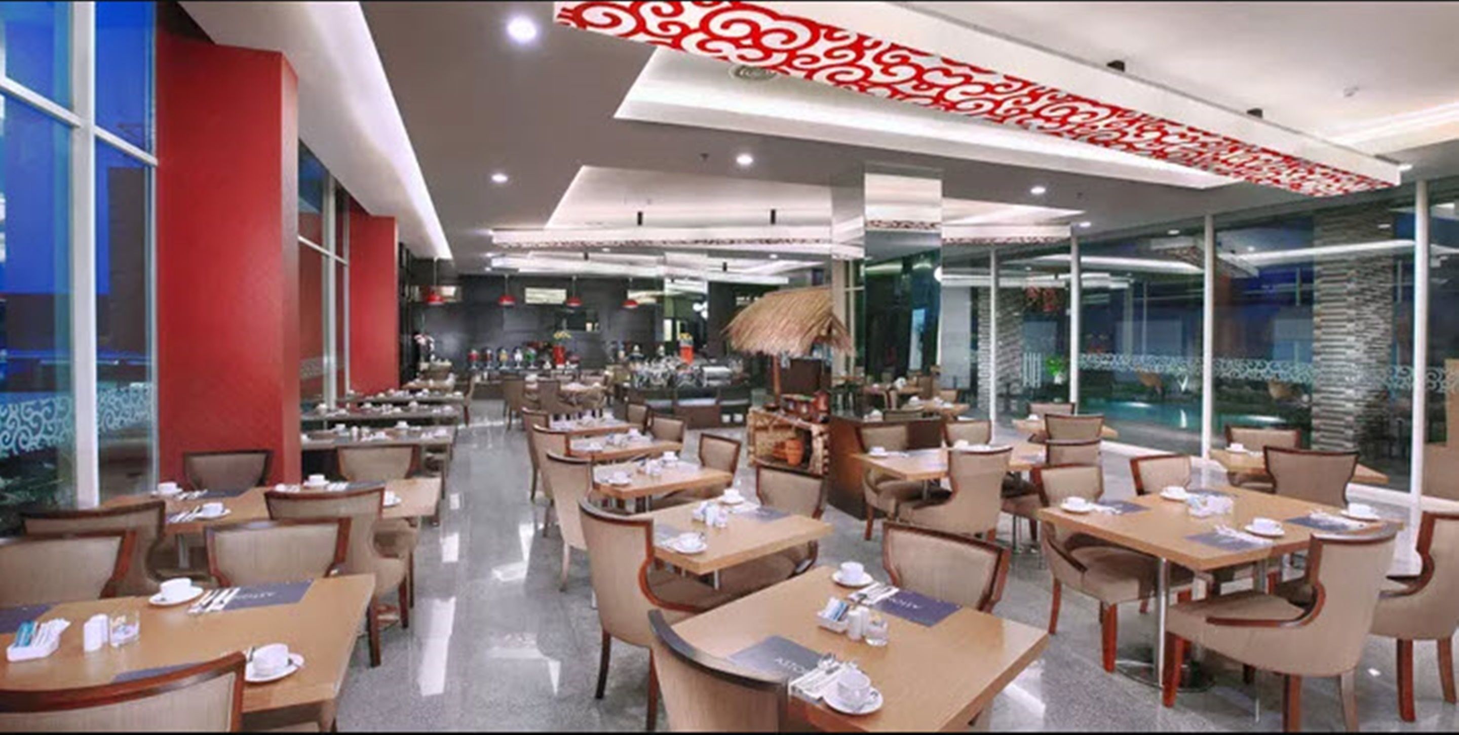 breakfast, lunch, dinner served; international cuisine