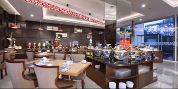 Daily buffet breakfast (IDR 70000 per person)