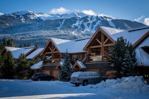 Exterior detail - Montebello by Whistler Premier (Whistler)