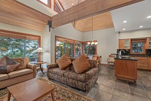 Montebello 4745 | Living area | 40-inch flat-screen TV with cable channels, TV, fireplace
