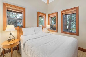 Montebello 4722 | 1 bedroom, premium bedding, individually decorated - Montebello by Whistler Premier (Whistler)