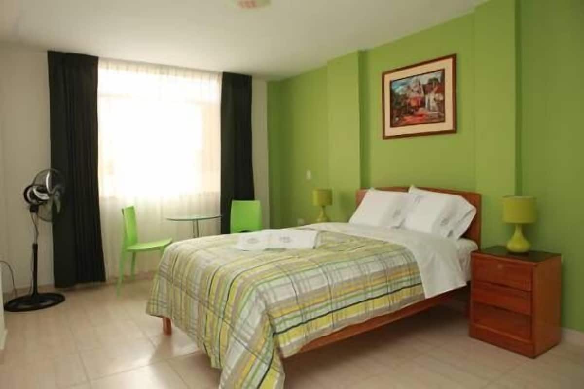 Cots/infant beds, rollaway beds, free WiFi
