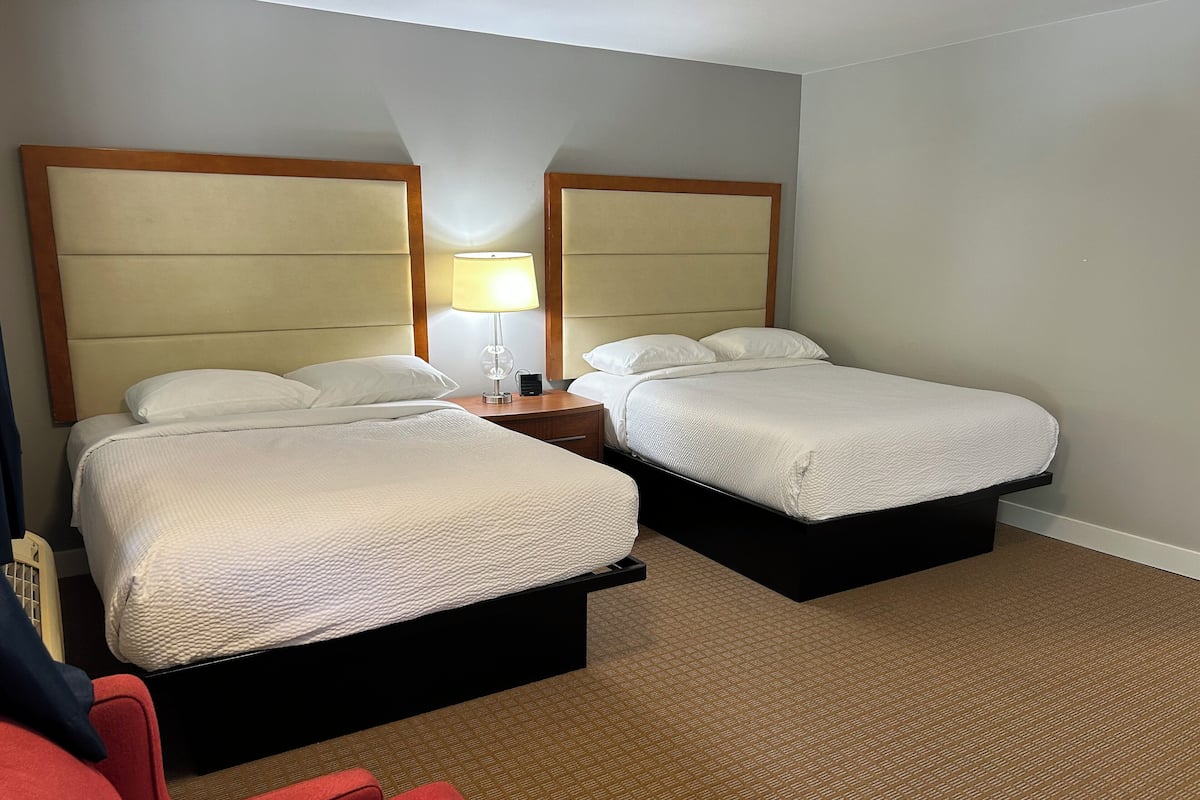 Individually furnished, desk, laptop workspace, free WiFi