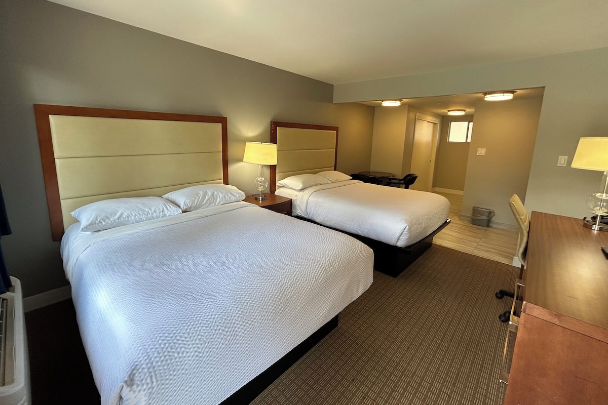 Individually furnished, desk, laptop workspace, free WiFi