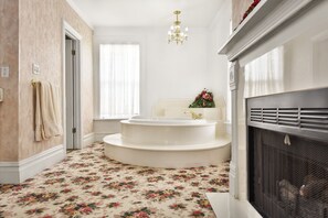 Valley Suite | Bathroom | Separate tub and shower, hair dryer, towels