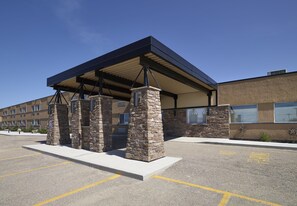 Exterior - The Neighbourhood Inn Express (Bonnyville)