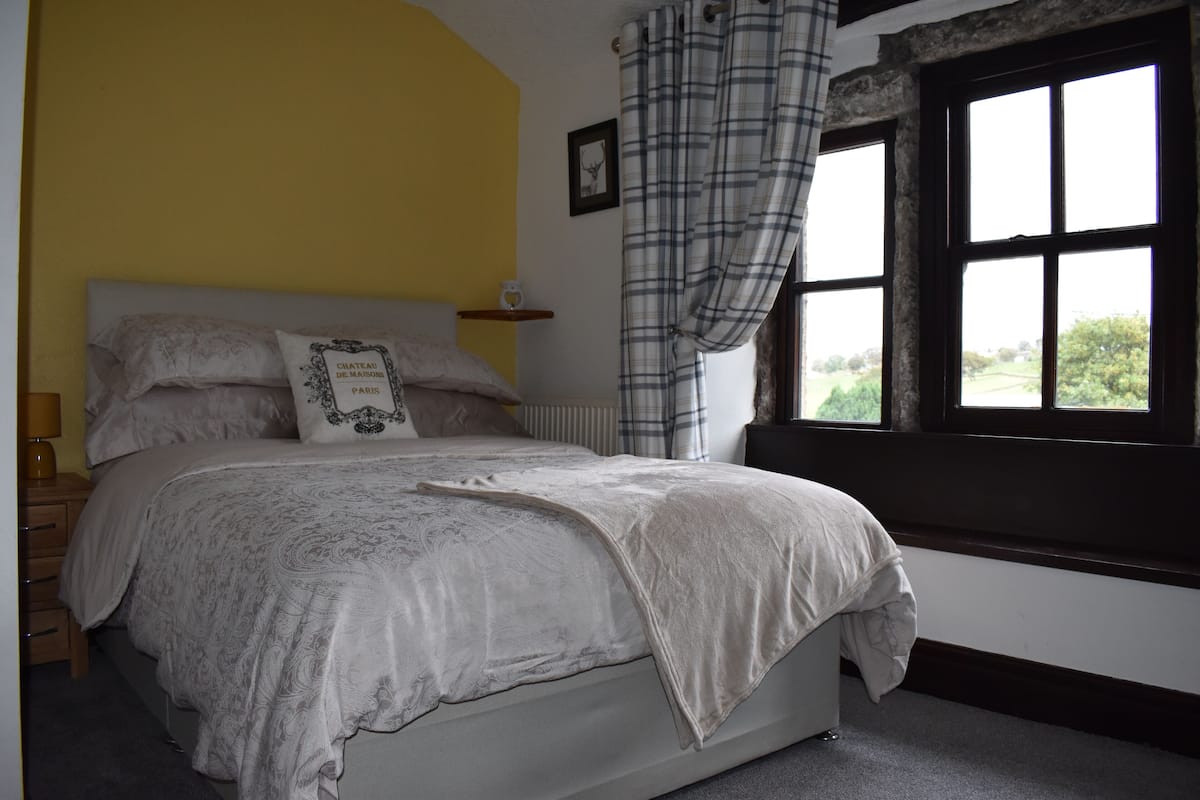 Tweepersoonskamer, en-suite badkamer | 1 slaapkamer, wifi
