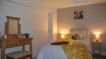 Habitació individual superior, amb bany privat | 1 dormitori i wifi