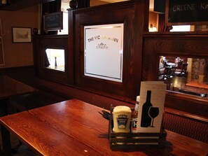 Bar (on property) - The Avenue Restaurant at The Victoria Inn (Haddington)